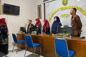 Budayakan 5S dan 5R dalam Lingkungan Kerja, Arahan Ketua Pengadilan Agama Sidikalang dalam Morning Briefing PTSP
